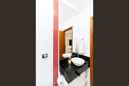 Casa à venda com 200m², 3 quartos e 2 vagas Casa à venda com 200m², 3 quartos e 2 vagasBanheiro de Serviço