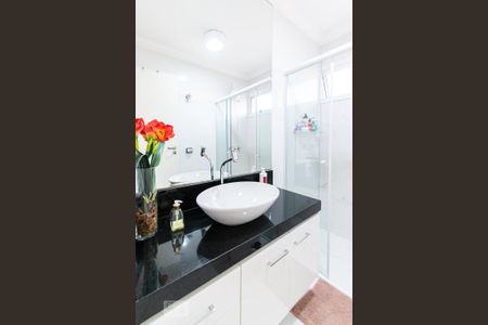 Casa à venda com 200m², 3 quartos e 2 vagas Casa à venda com 200m², 3 quartos e 2 vagasBanheiro Social