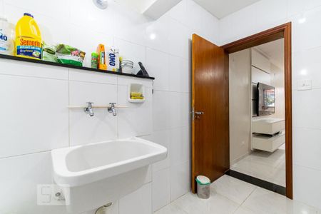 Casa à venda com 200m², 3 quartos e 2 vagas Casa à venda com 200m², 3 quartos e 2 vagasLavanderia