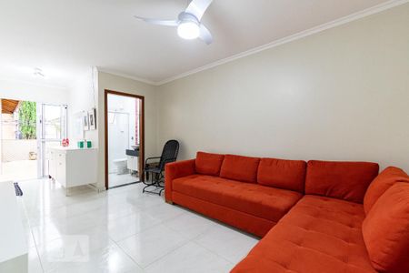 Casa à venda com 200m², 3 quartos e 2 vagas Casa à venda com 200m², 3 quartos e 2 vagasSala de TV/ Área Externa