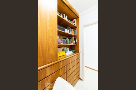 Casa à venda com 200m², 3 quartos e 2 vagas Casa à venda com 200m², 3 quartos e 2 vagasEscritório