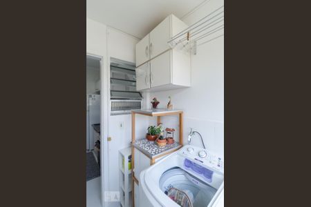 Apartamento à venda com 65m², 2 quartos e 1 vaga Apartamento à venda com 65m², 2 quartos e 1 vagaÁrea de serviço