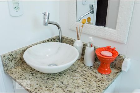Apartamento à venda com 65m², 2 quartos e 1 vaga Apartamento à venda com 65m², 2 quartos e 1 vagaBanheiro