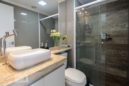 Banheiro  de apartamento à venda com 2 quartos, 49m² em Brás, São Paulo