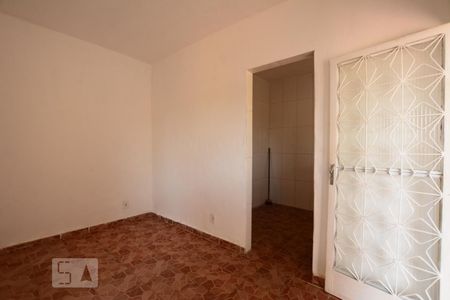 Sala de casa para alugar com 1 quarto, 50m² em Jardim Sulacap, Rio de Janeiro