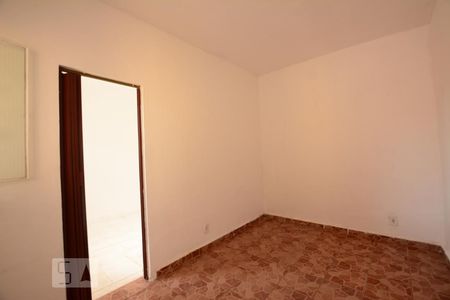 Sala de casa para alugar com 1 quarto, 50m² em Jardim Sulacap, Rio de Janeiro