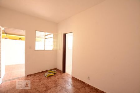 Sala de casa para alugar com 1 quarto, 50m² em Jardim Sulacap, Rio de Janeiro