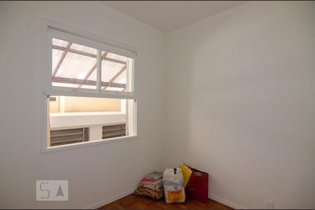 Quarto 1 de apartamento para alugar com 2 quartos, 70m² em Laranjeiras, Rio de Janeiro