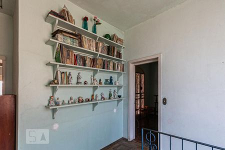 Casa à venda com 387m², 4 quartos e 2 vagasCorredor