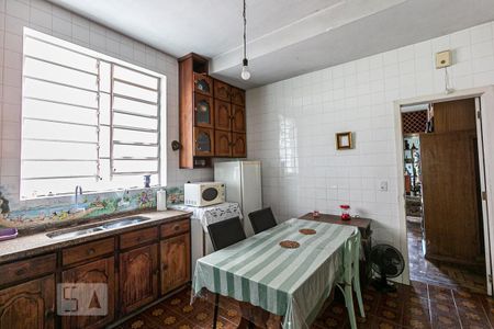 Casa à venda com 387m², 4 quartos e 2 vagasCozinha