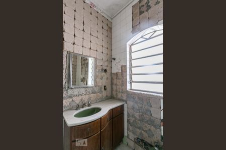 Casa à venda com 387m², 4 quartos e 2 vagasBanheiro 2