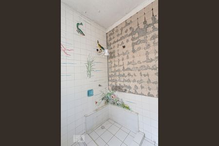 Casa à venda com 387m², 4 quartos e 2 vagasBanheiro 1