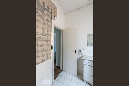 Casa à venda com 387m², 4 quartos e 2 vagasBanheiro 1