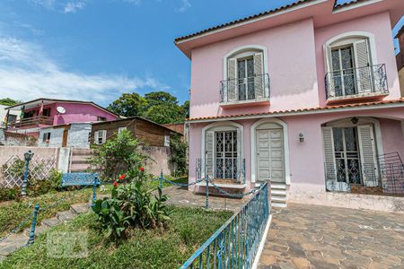 Casa à venda com 387m², 4 quartos e 2 vagasFachada