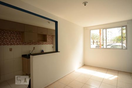Sala de apartamento à venda com 2 quartos, 47m² em Parada de Lucas, Rio de Janeiro