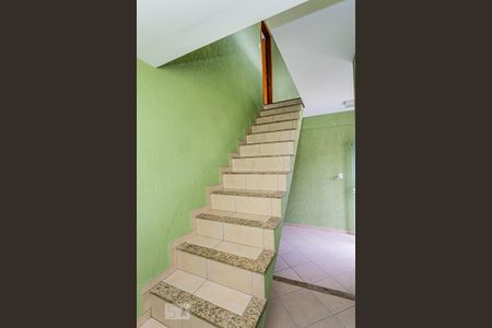 Casa à venda com 264m², 4 quartos e 4 vagasEscada