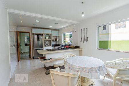 Casa à venda com 264m², 4 quartos e 4 vagasCozinha e copa