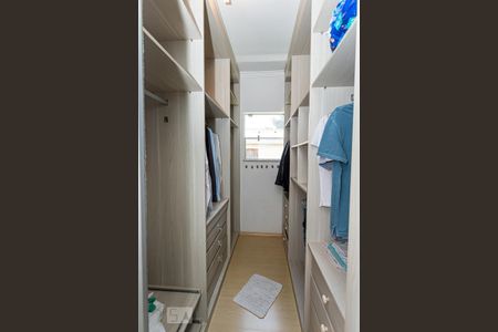 Casa à venda com 264m², 4 quartos e 4 vagasCloset suite 1