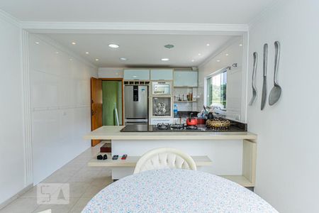 Casa à venda com 264m², 4 quartos e 4 vagasCozinha e copa