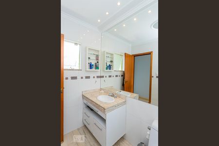 Casa à venda com 264m², 4 quartos e 4 vagasBanheiro suite 1