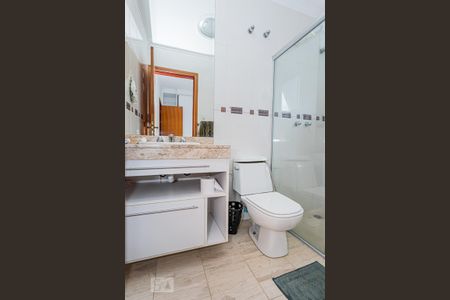 Casa à venda com 264m², 4 quartos e 4 vagasBanheiro suite 2