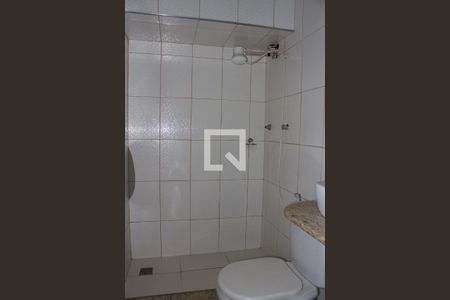 Casa para alugar com 450m², 5 quartos e 4 vagasBanheiro da Suíte 01