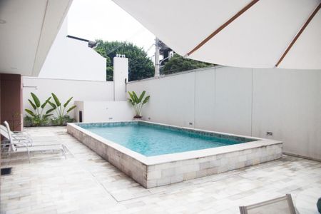 Studio para alugar com 28m², 1 quarto e sem vaga Studio para alugar com 28m², 1 quarto e sem vagaÁrea comum - Piscina