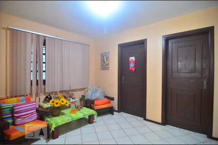 Casa à venda com 377m², 5 quartos e 2 vagasAcesso dormitórios