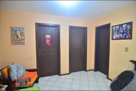 Casa à venda com 377m², 5 quartos e 2 vagasAcesso dormitórios