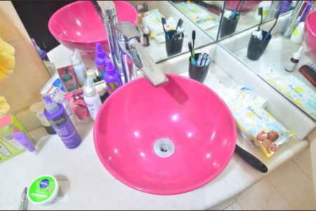 Casa à venda com 377m², 5 quartos e 2 vagasBanheiro social