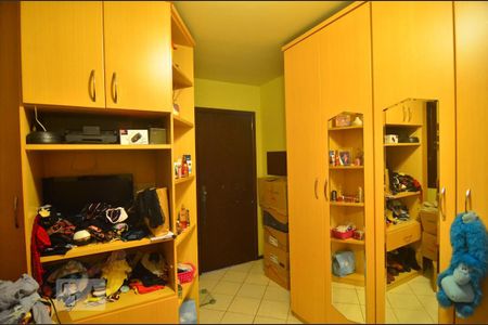 Casa à venda com 377m², 5 quartos e 2 vagasQuarto 1