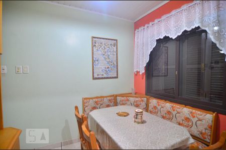 Casa à venda com 377m², 5 quartos e 2 vagasSala de jantar