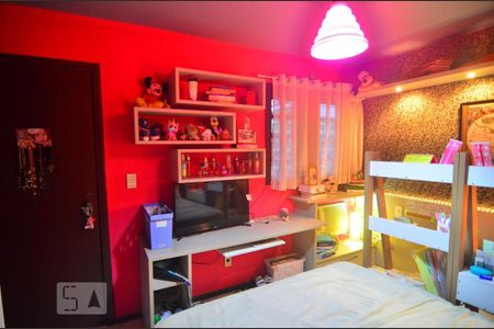 Casa à venda com 377m², 5 quartos e 2 vagasQuarto 2