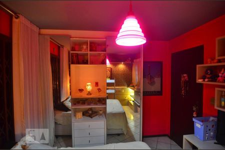 Casa à venda com 377m², 5 quartos e 2 vagasQuarto 2