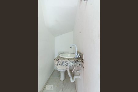 Lavabo de casa para alugar com 2 quartos, 120m² em Vila Nova Curuçá, São Paulo