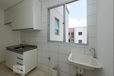 Apartamento para alugar com 47m², 2 quartos e 1 vaga Apartamento para alugar com 47m², 2 quartos e 1 vagaCozinha e Área de Serviço