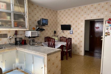 Casa à venda com 150m², 3 quartos e 4 vagas Casa à venda com 150m², 3 quartos e 4 vagasCozinha