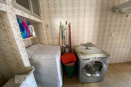 Casa à venda com 150m², 3 quartos e 4 vagas Casa à venda com 150m², 3 quartos e 4 vagasÁrea de Serviço