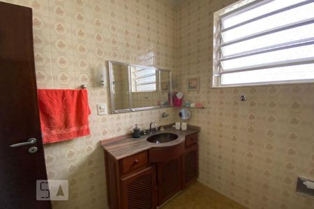 Casa à venda com 150m², 3 quartos e 4 vagas Casa à venda com 150m², 3 quartos e 4 vagasBanheiro Social