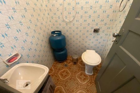 Casa à venda com 150m², 3 quartos e 4 vagas Casa à venda com 150m², 3 quartos e 4 vagasBanheiro de Serviço