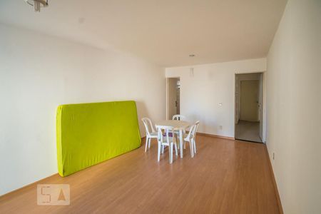Sala/Quarto de apartamento à venda com 1 quarto, 40m² em Bosque, Campinas