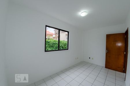 Quarto 2 de apartamento para alugar com 2 quartos, 54m² em Itacorubi, Florianópolis