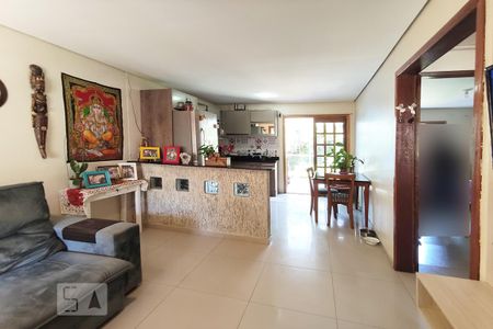 Sala de casa à venda com 2 quartos, 225m² em Campestre, São Leopoldo