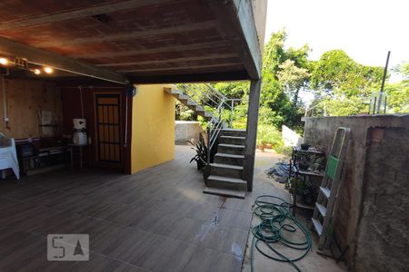 Casa à venda com 225m², 2 quartos e 1 vaga Casa à venda com 225m², 2 quartos e 1 vagaÁrea de Serviço e Salão de festas