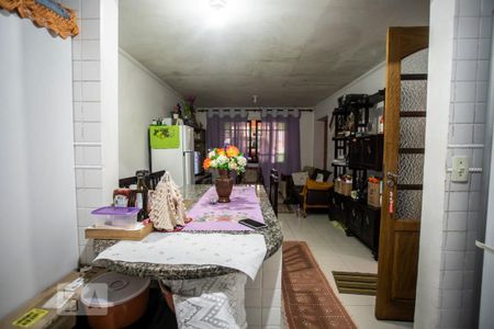 Casa à venda com 130m², 4 quartos e 2 vagas Casa à venda com 130m², 4 quartos e 2 vagasCozinha