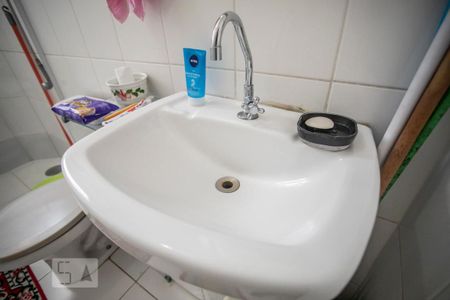 Casa à venda com 130m², 4 quartos e 2 vagas Casa à venda com 130m², 4 quartos e 2 vagasBanheiro 2 - Torneira