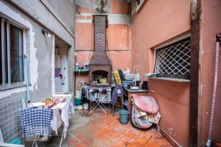 Casa à venda com 130m², 4 quartos e 2 vagas Casa à venda com 130m², 4 quartos e 2 vagasQuintal