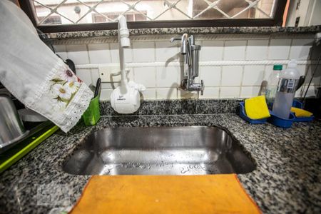 Casa à venda com 130m², 4 quartos e 2 vagas Casa à venda com 130m², 4 quartos e 2 vagasCozinha - Torneira