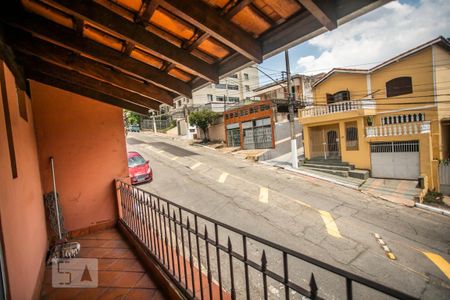 Casa à venda com 130m², 4 quartos e 2 vagas Casa à venda com 130m², 4 quartos e 2 vagasVaranda