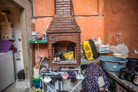 Casa à venda com 130m², 4 quartos e 2 vagas Casa à venda com 130m², 4 quartos e 2 vagasQuintal - Churrasqueira